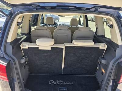 Volkswagen Touran HIGHLINE - 2011 7 POSTI Blu/Azzurro usata ANDRIA