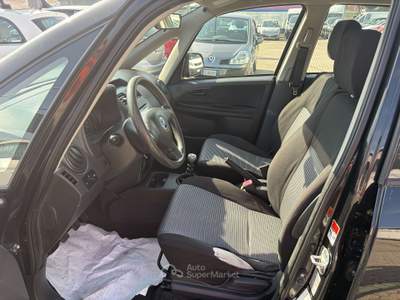 Fiat Sedici Sedici 1.9 mjt Dynamic 4x4 120cv Nero usata Torino