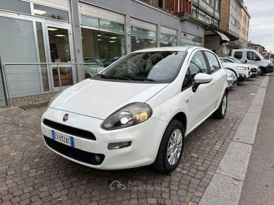 Fiat Punto Punt EO 5p 1.4 natural power Lounge 70cv E6 Bianco usata Ferrara