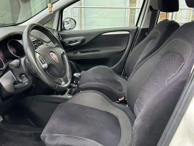 Fiat Punto Punt EO 5p 1.4 natural power Lounge 70cv E6 Bianco usata Ferrara