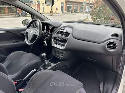 Fiat Punto Punt EO 5p 1.4 natural power Lounge 70cv E6 Bianco usata Ferrara