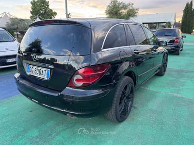 Mercedes-Benz Classe R R 320 CDI cat 4Matic Sport Lunga Nero usata Aquino