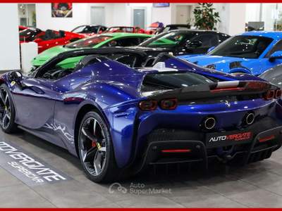 Ferrari SF90 SPIDER|ASSETTO FIORANO|FULL CARBON SPEC Blu/Azzurro usata Vergiate