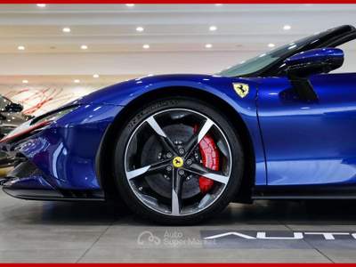 Ferrari SF90 SPIDER|ASSETTO FIORANO|FULL CARBON SPEC Blu/Azzurro usata Vergiate