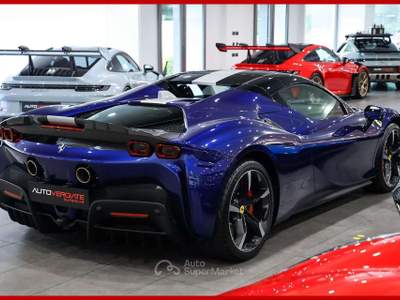 Ferrari SF90 SPIDER|ASSETTO FIORANO|FULL CARBON SPEC Blu/Azzurro usata Vergiate
