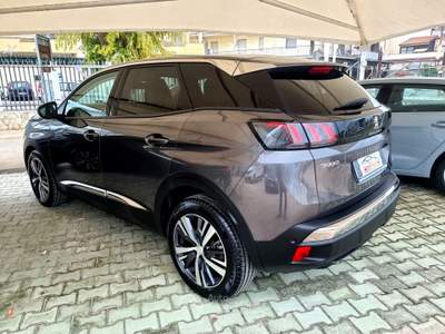 Peugeot 3008 AUTO BEN TENUTA Grigio usata Mondragone