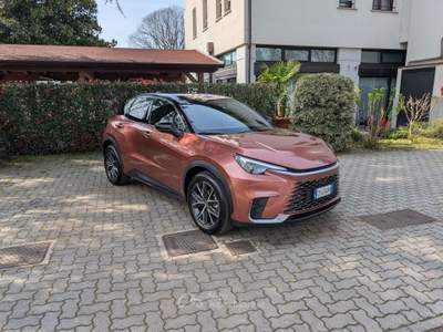 Lexus LBX 1.5 hybrid Emotion 2wd Bronzo usata Cairate