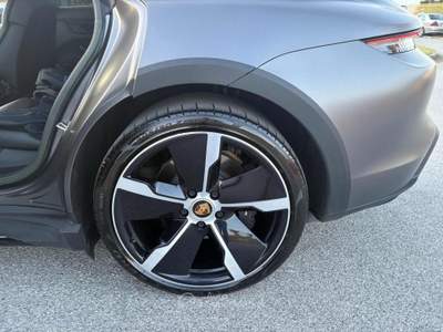 Porsche Taycan CROSS Turismo Porsche Approved “INTRATTABILI” Verde usata Milazzo