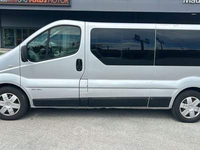 Renault Trafic T29 2.5 dCi/150 PC-TN Passenger Pack DPF Grigio usata Milazzo