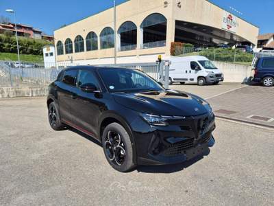 Alfa Romeo Junior 1.2 145 CV Hybrid eDCT6 Speciale Nero usata Medesano