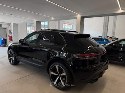 Porsche Macan 2.0 Nero usata Savona