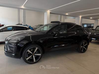 Porsche Macan 2.0 Nero usata Savona