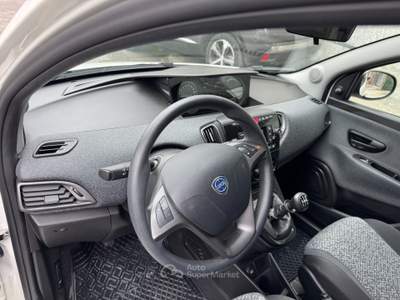 Lancia Ypsilon 1.0 70 CV HIBRID 5 PORTE ECOSCHIC GOLD ANCHE GPL SU RICHIESTA Bianco usata Cardito