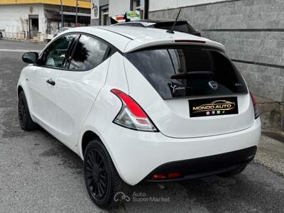Lancia Ypsilon 1.0 70 CV HIBRID 5 PORTE ECOSCHIC GOLD ANCHE GPL SU RICHIESTA Bianco usata Cardito