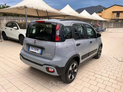 Fiat Panda 1.0 hybrid 70cv Cross Blockshaft Grigio usata Santa Maria a Vico