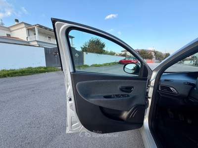 Lancia Ypsilon Lancia Ypsilon 1.0 FireFly MHEV 5p.Silver Ecochic #10094 Argento usata Olbia
