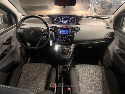 Lancia Ypsilon 1.0 firefly hybrid Silver Plus s&amp;s 70cv Grigio usata Fontanafredda