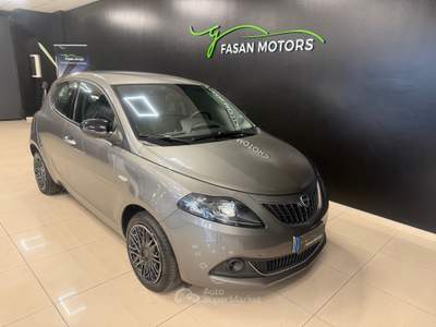Lancia Ypsilon 1.0 firefly hybrid Silver Plus s&amp;s 70cv Grigio usata Fontanafredda