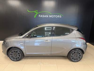 Lancia Ypsilon 1.0 firefly hybrid Silver Plus s&amp;s 70cv Grigio usata Fontanafredda