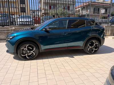 Alfa Romeo Junior 1.2 ibrida Speciale 145cv edct6 KM ZERO Blu/Azzurro usata Santa Maria a Vico