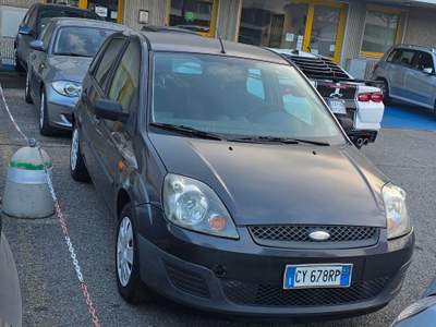 Ford Fiesta Neopatentati usata Rimini