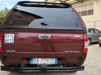 Isuzu D-Max 3.0 TD Aut. + Gancio Rosso usata SAN MARTINO SICCOMARIO