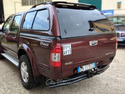 Isuzu D-Max 3.0 TD Aut. + Gancio Rosso usata SAN MARTINO SICCOMARIO