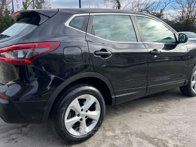 Nissan Qashqai Qashqai II 2017 1.2 dig-t Visia 115cv Nero usata Civita Castellana