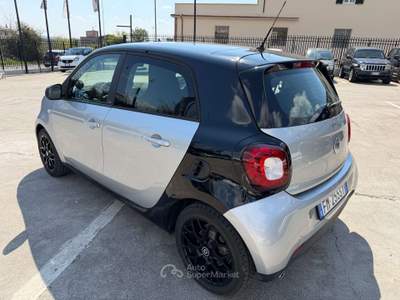 Smart ForFour Forfour II 2015 0.9 t Passion 90cv twinamic Grigio usata Civita Castellana