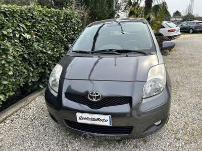 Toyota Yaris Yaris 3p 1.3 dual S m-mt Nero usata Montecchio Precalcino