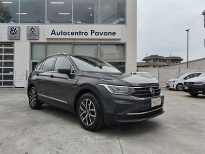 Volkswagen Tiguan 2.0 tdi Life 150cv dsg -Ambient Pack-Chrome Pack- Grigio usata Francavilla al Mare