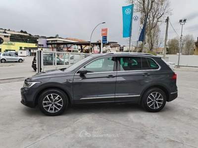 Volkswagen Tiguan 2.0 tdi Life 150cv dsg -Ambient Pack-Chrome Pack- Grigio usata Francavilla al Mare