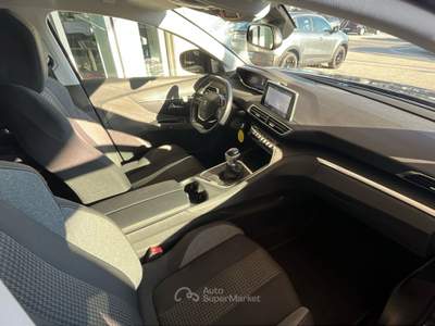Peugeot 5008 BlueHDi 130 Allure S/S * AUTOCARRO Nero usata Pordenone