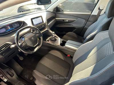 Peugeot 5008 BlueHDi 130 Allure S/S * AUTOCARRO Nero usata Pordenone
