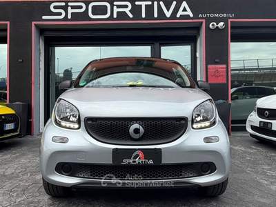 Smart ForFour RATA MENSILE 172,00 EURO 90  0.9 66kW TURBO passion Argento usata Roma