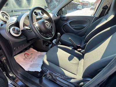 Smart ForFour RATA MENSILE 172,00 EURO 90  0.9 66kW TURBO passion Argento usata Roma