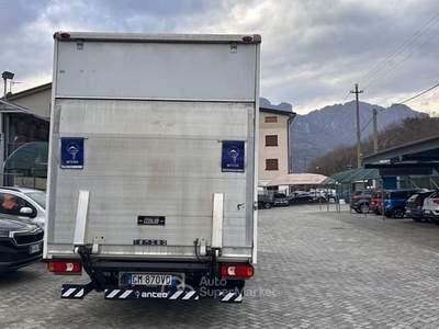 Iveco Daily 35C  2.3 PL-RG Cabinato CON SPONDA IDRAULICA Bianco usata Galbiate