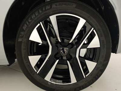 Peugeot 208 PureTech 100 Stop&Start 5 porte Allure Argento usata Capua