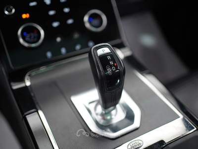 Land Rover Range Rover Evoque 2.0D I4 180 CV AWD R Dynamic Nero usata Pozzuoli