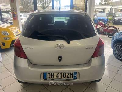 Toyota Yaris Yaris II 5p 1.0 Sol Argento usata Caravaggio