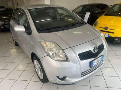 Toyota Yaris Yaris II 5p 1.0 Sol Argento usata Caravaggio