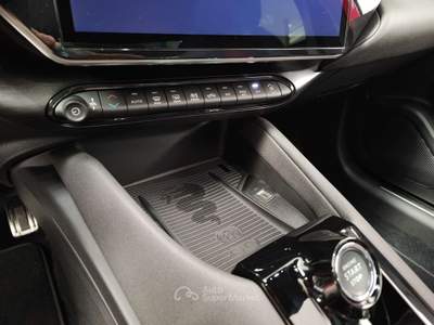 Alfa Romeo Junior Junior 1.2 Ibrida Speciale 145cv edct6 Rosso usata Torino
