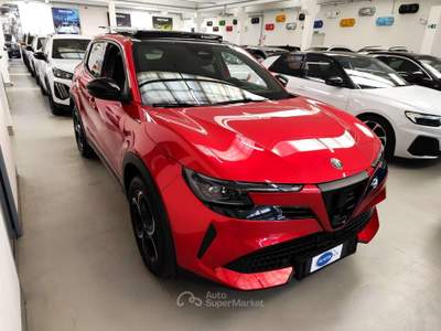 Alfa Romeo Junior Junior 1.2 Ibrida Speciale 145cv edct6 Rosso usata Torino Alfa Romeo Junior Junior 1.2 Ibrida Speciale 145cv edct6 Rosso usata Torino