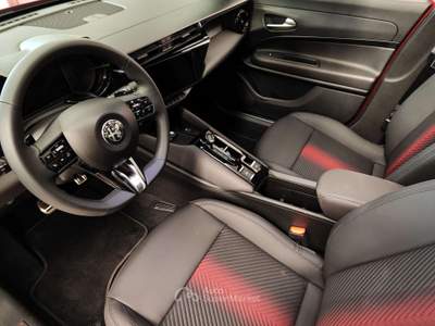 Alfa Romeo Junior Junior 1.2 Ibrida Speciale 145cv edct6 Rosso usata Torino