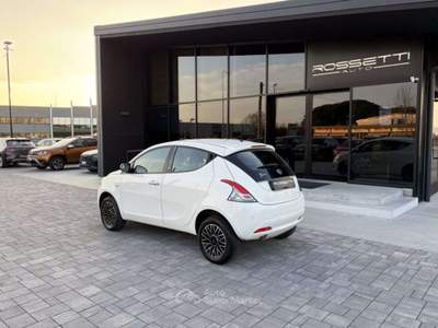 Lancia Ypsilon Metano Ecochic Gold 5 porte ANCHE NEOPATENTATI Bianco usata Russi