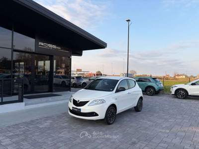 Lancia Ypsilon Metano Ecochic Gold 5 porte ANCHE NEOPATENTATI Bianco usata Russi