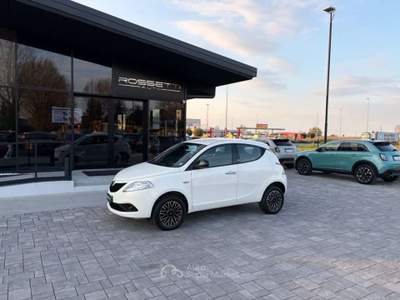 Lancia Ypsilon Metano Ecochic Gold 5 porte ANCHE NEOPATENTATI Bianco usata Russi