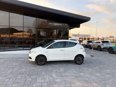 Lancia Ypsilon Metano Ecochic Gold 5 porte ANCHE NEOPATENTATI Bianco usata Russi