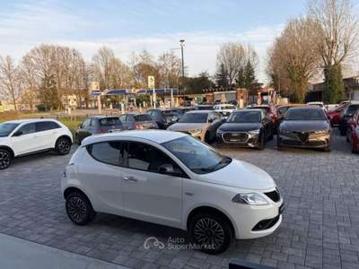 Lancia Ypsilon Metano Ecochic Gold 5 porte ANCHE NEOPATENTATI Bianco usata Russi