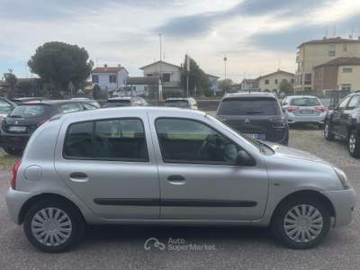 Renault Clio Clio II Storia 5p 1.2 Confort Gpl x Neopatentati Argento usata Ravenna